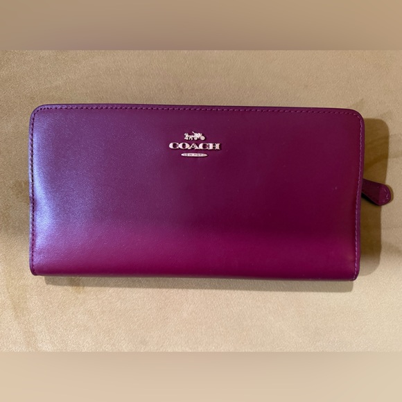 Coach Wallet - Picture 1 of 4